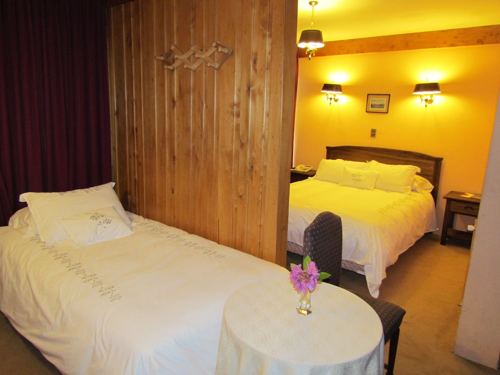 Standard Triple Room, Multiple Beds, Private Bathroom photo 1
