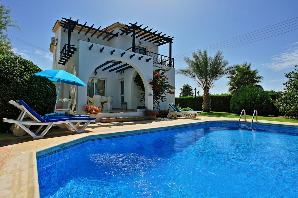 Villa photo 3