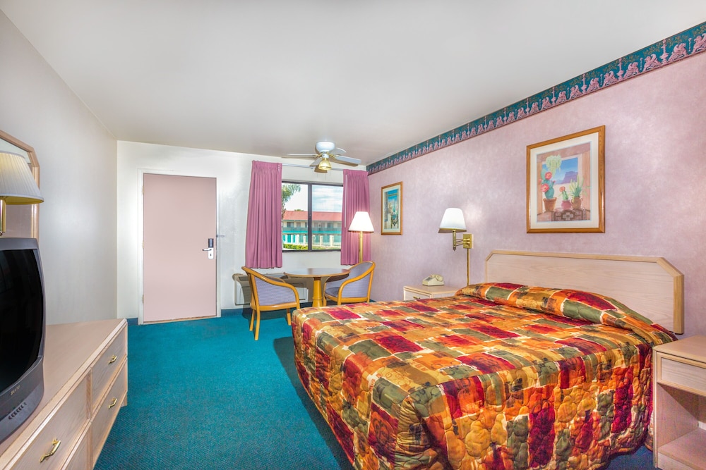 Studio Suite, 1 Queen Bed, Accessible, Non Smoking photo 1