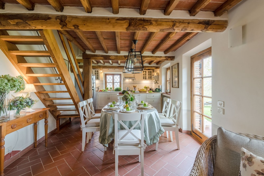 Villa photo 3