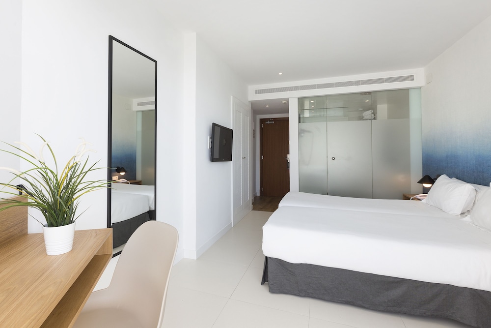 Double Room, Balcony, Partial Sea View - Photo 2