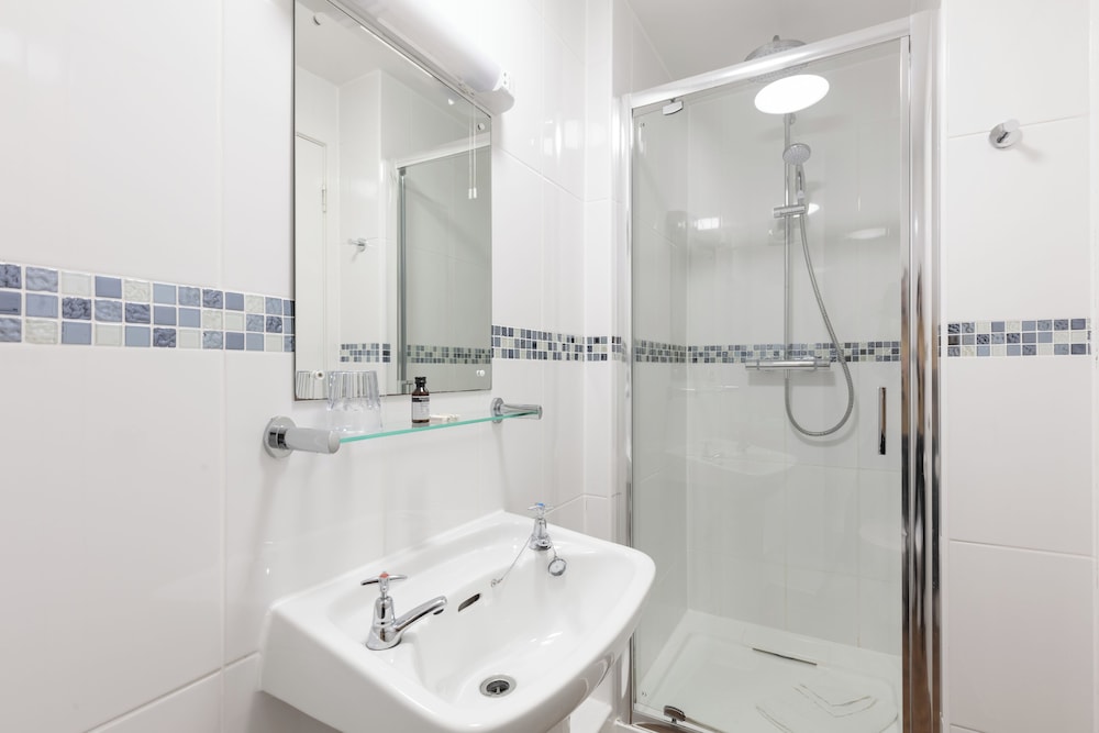 Standard Twin Room, 2 Twin Beds - Photo 7