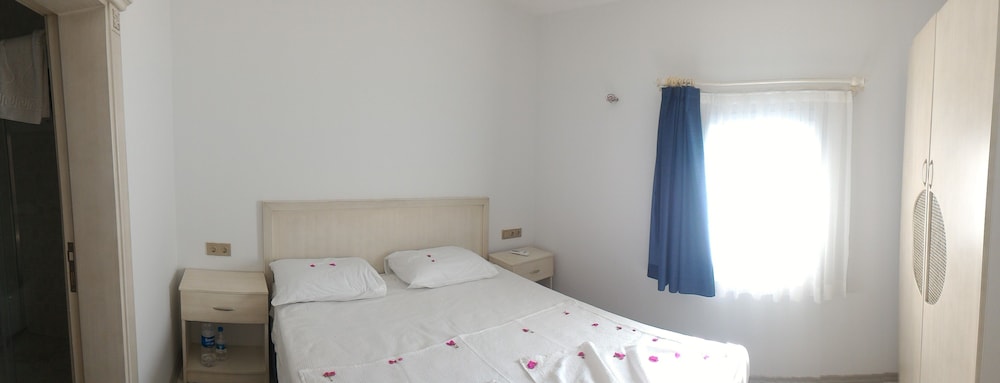 Luxury Room, 1 Double Bed, Garden View, Garden Area