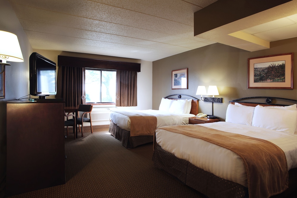 Room, 2 Queen Beds - Photo 5