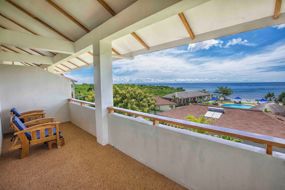 Deluxe Suite, Partial Ocean View