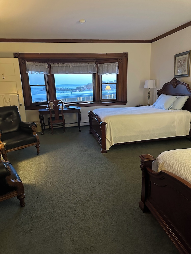 Harbor House, 2 Queen, Waterview