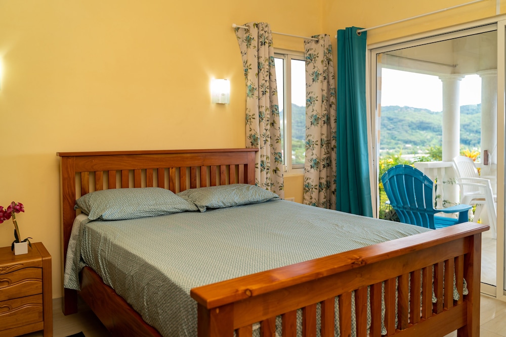 Deluxe Apartment, Garden View