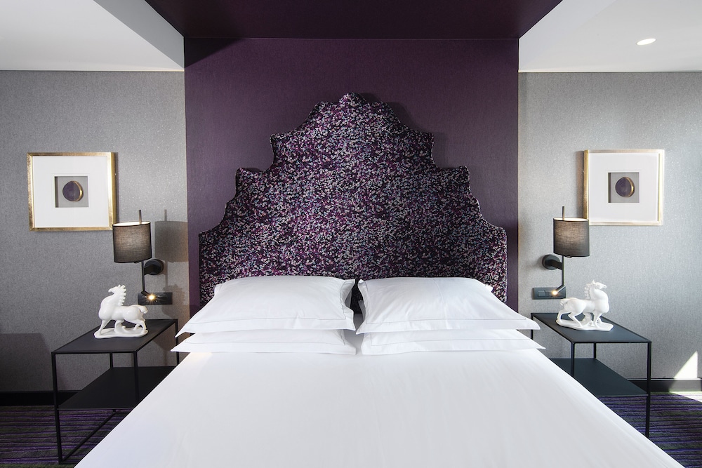 Deluxe Double or Twin Panoramic View Room - Photo 8