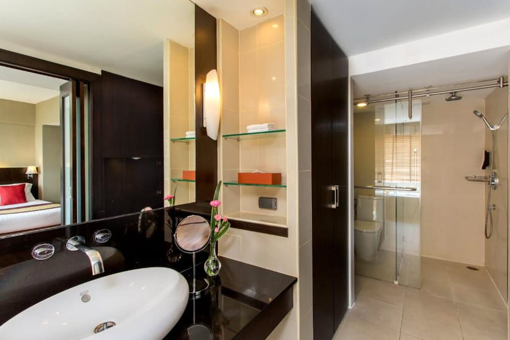 Room, 1 King Bed (Grand Deluxe)