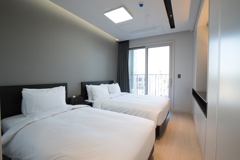 Deluxe Twin Room, Lake View - Photo 6