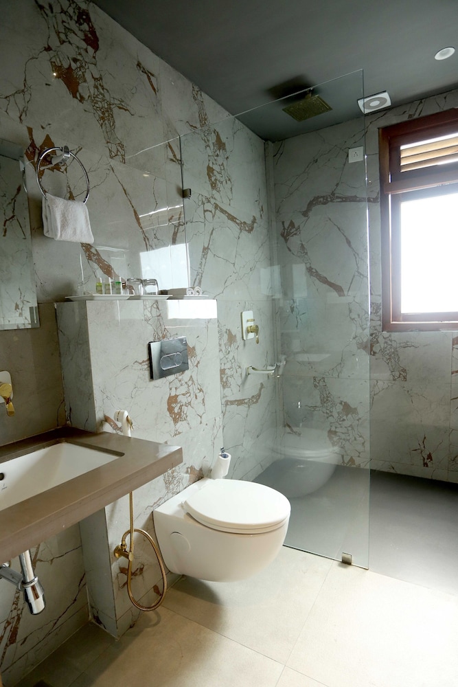 Deluxe Room - Photo 8