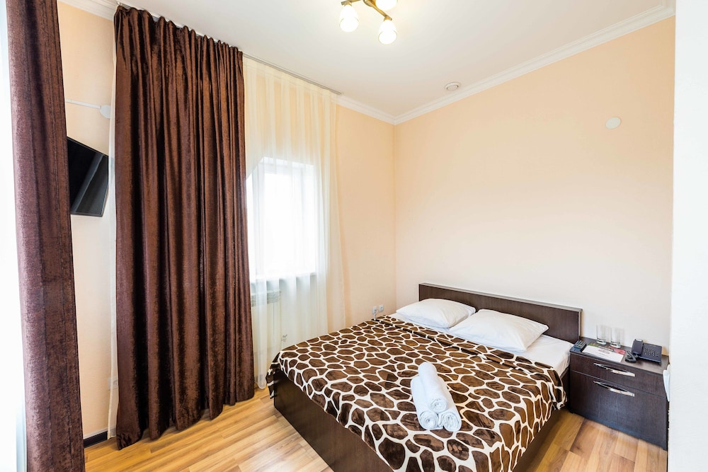 Basic Double Room