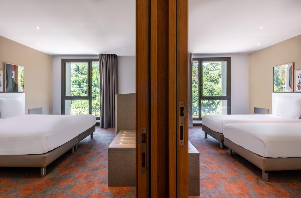 Family Room, 1 King Bed, Connecting Rooms