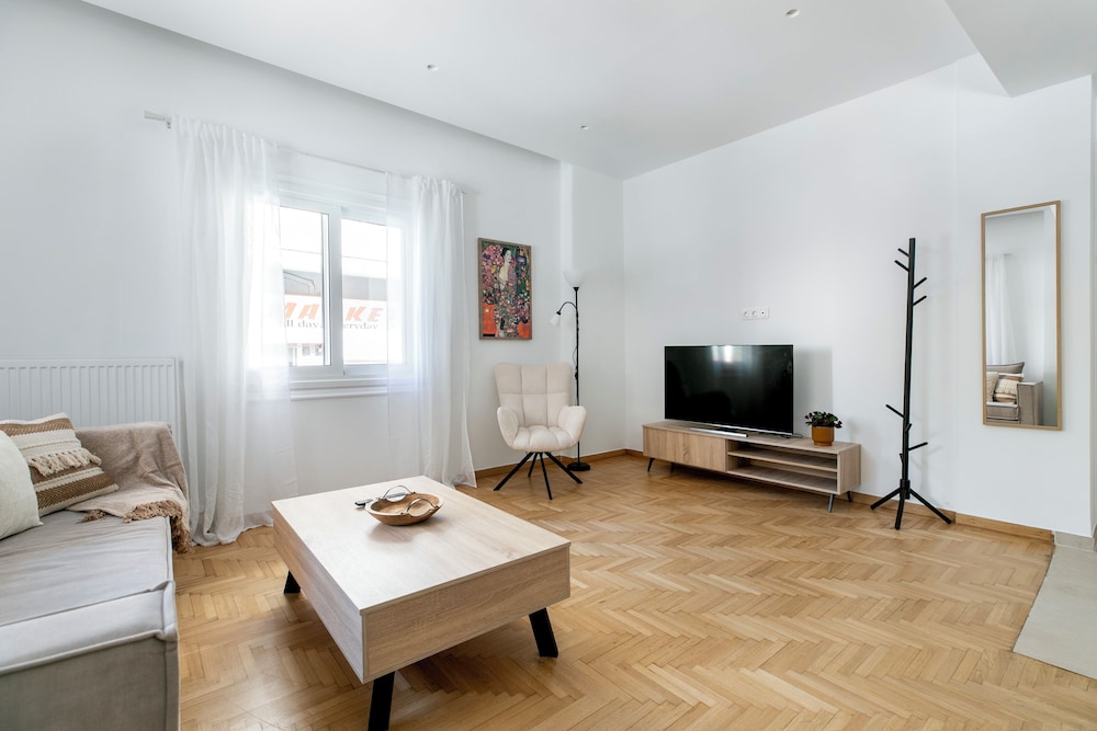 Apartment, 2 Bedrooms, Balcony, City View photo 3