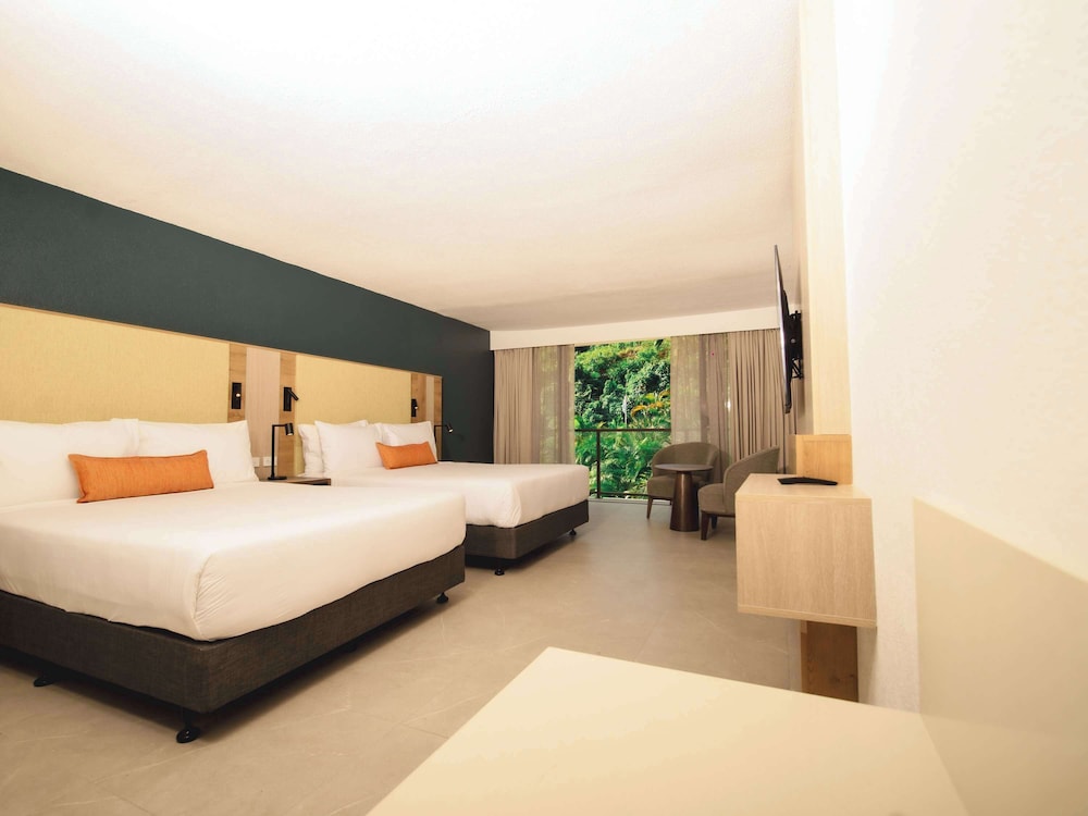 Executive Room, 2 Queen Beds, Garden View photo 5