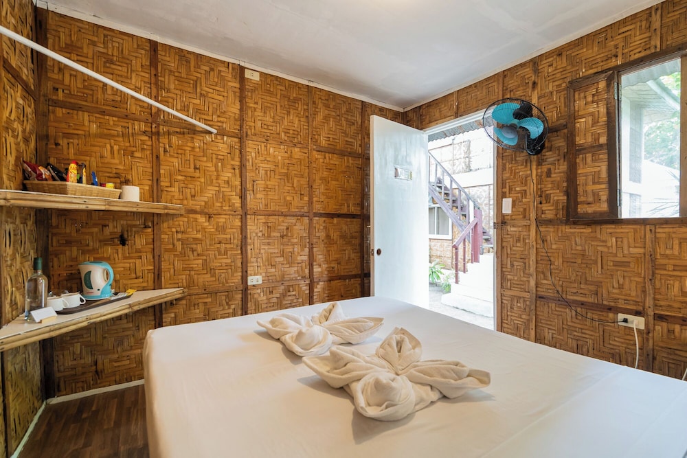 Economy Room, 1 Double Bed, Private Bathroom (A/C) photo 2