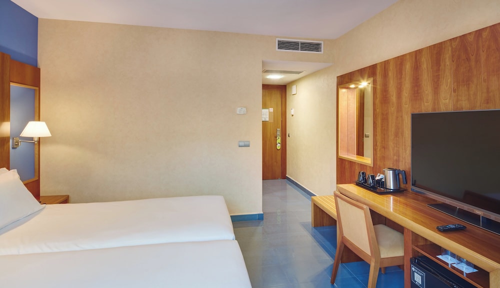 Classic Double Room, Balcony - Photo 5