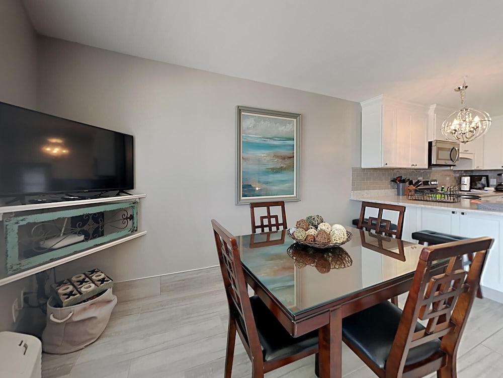 Condo, 1 King Bed with Sofa bed, Balcony, Ocean View (#32 - No Pets) photo 3