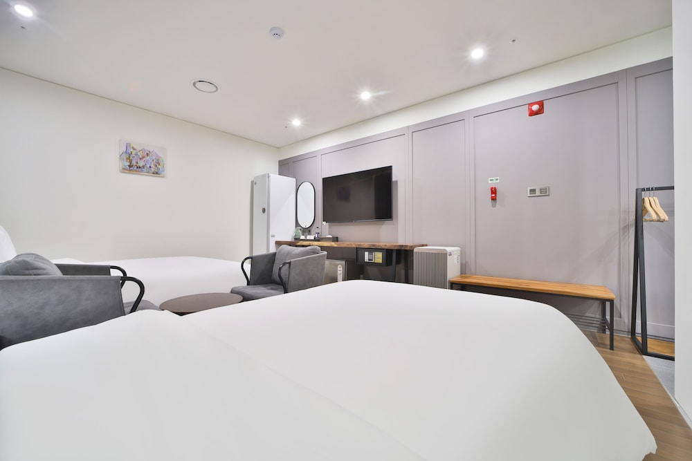 Superior Twin Room - Photo 6