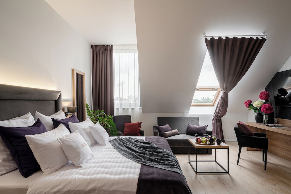 Standard Triple Room - Photo 1