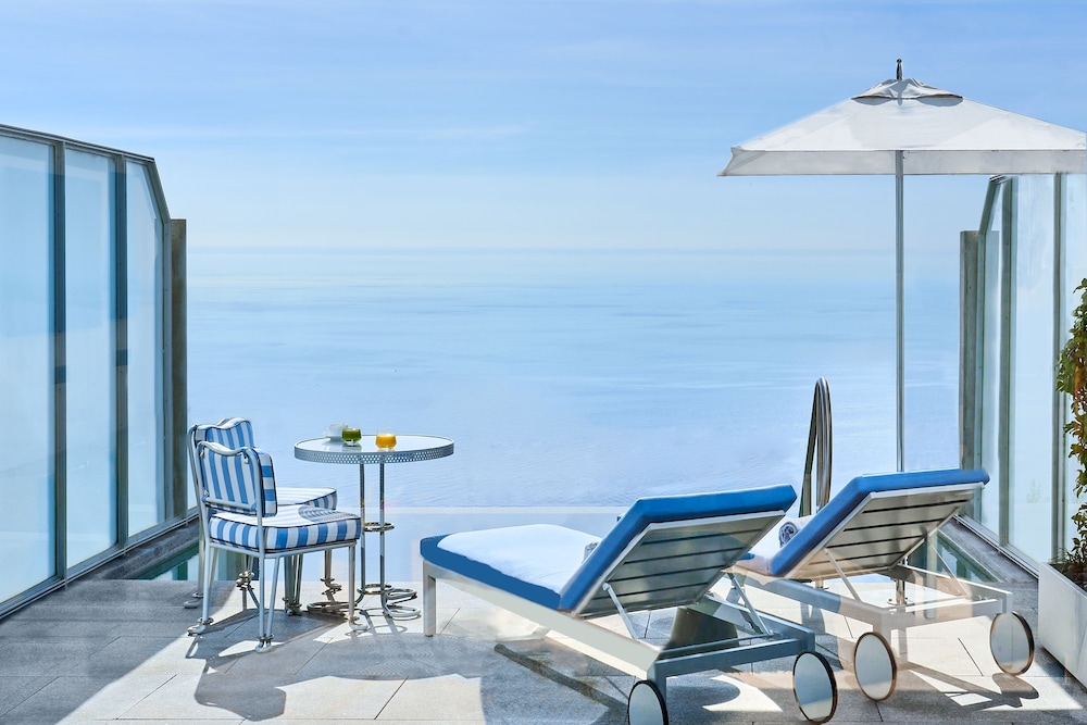 Infinity Pool Duplex Suite - Photo 1