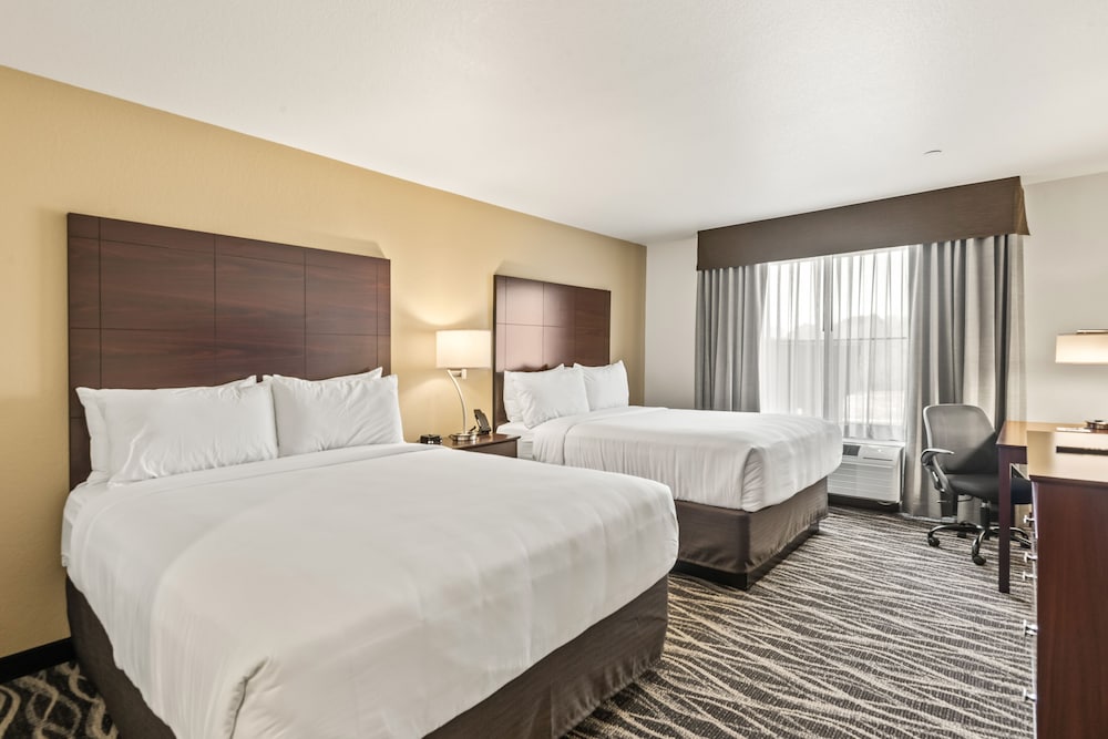 Room, 2 Queen Beds, Non Smoking (Guestroom Audible/Visual Alert) - Photo 1
