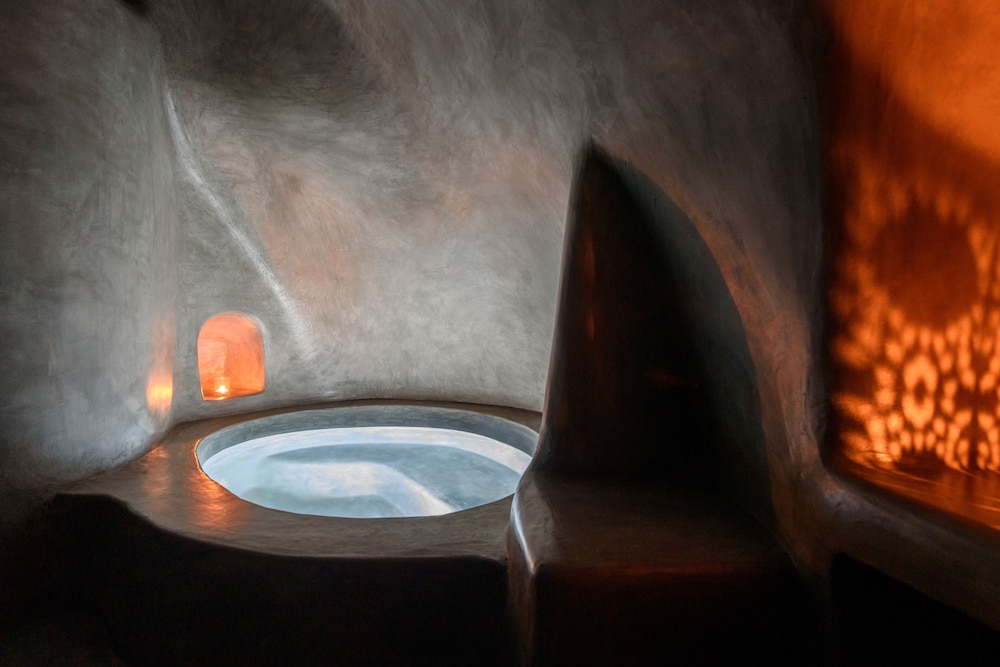 Suite with Indoor Outdoor Hot tub Terrace with Caldera View - Photo 14