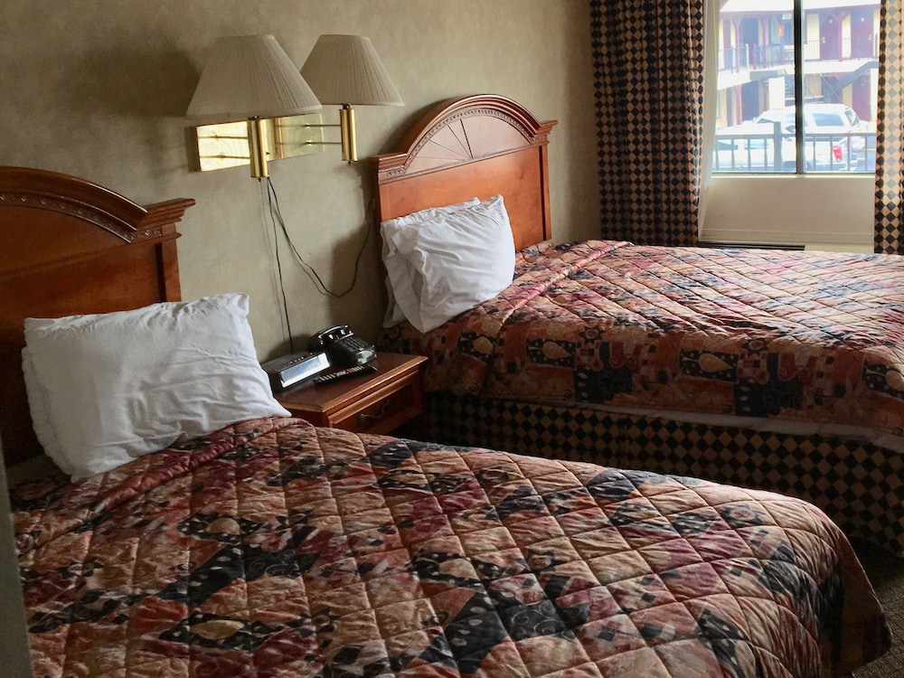 Comfort Room, 2 Queen Beds, Non Smoking photo 1