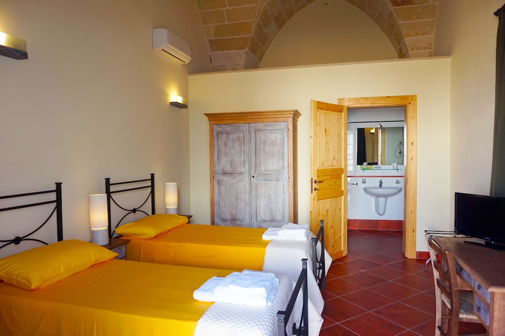 Double Or Twin Room photo 3