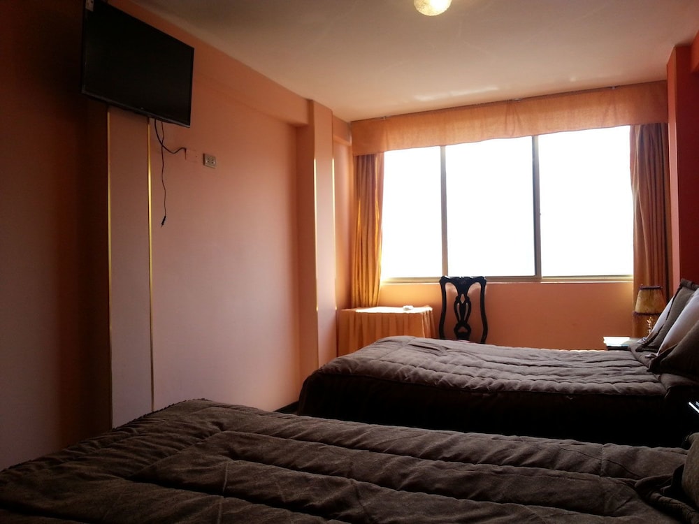 Twin Room, 2 Twin Beds, Private Bathroom photo 3