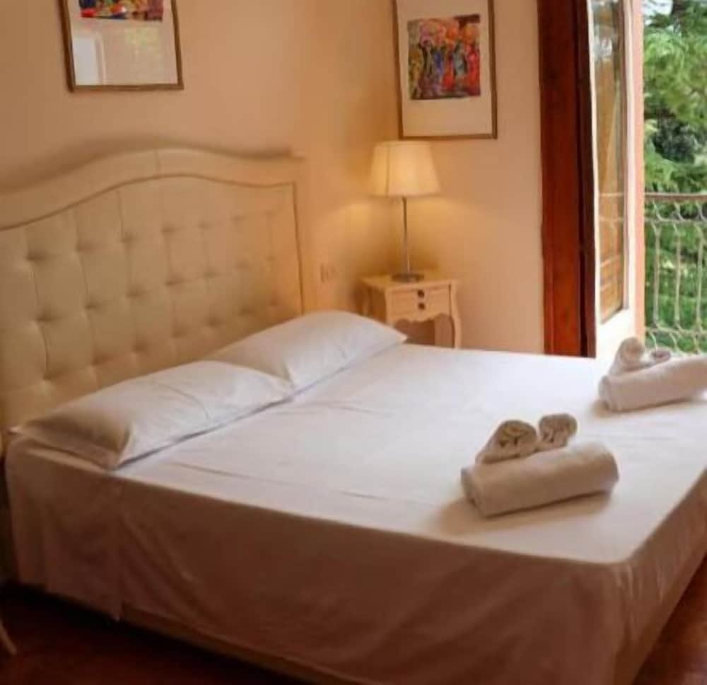 Double Room - Photo 12