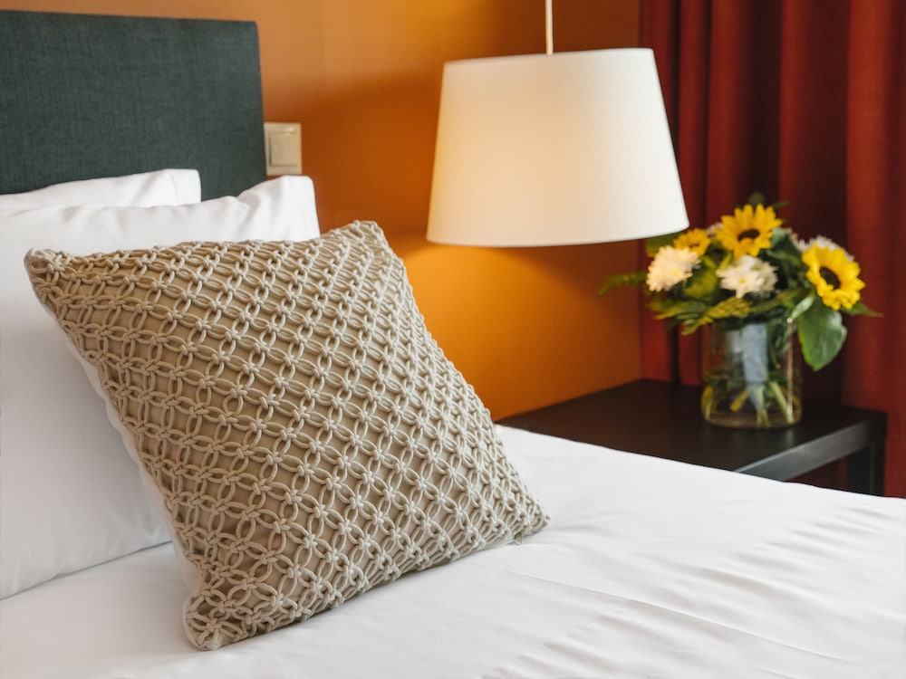 Economy Double or Twin Room thumbnail 6