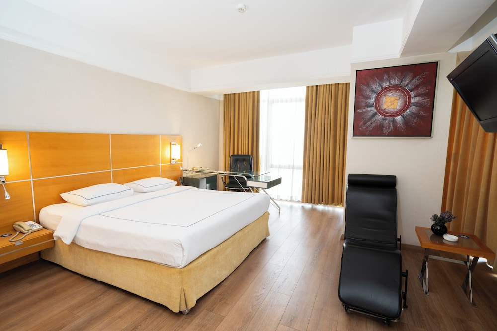 Comfort Room, 1 King Bed photo 3