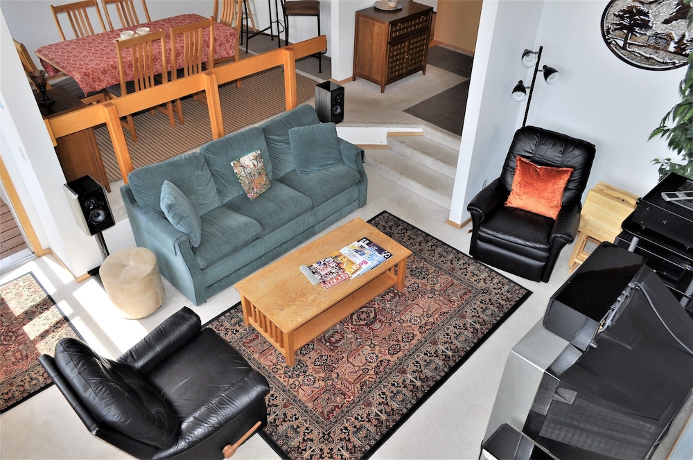 House, Multiple Beds (Forest Park 3 bed 4 Bath Twnhm HTJM) photo 1