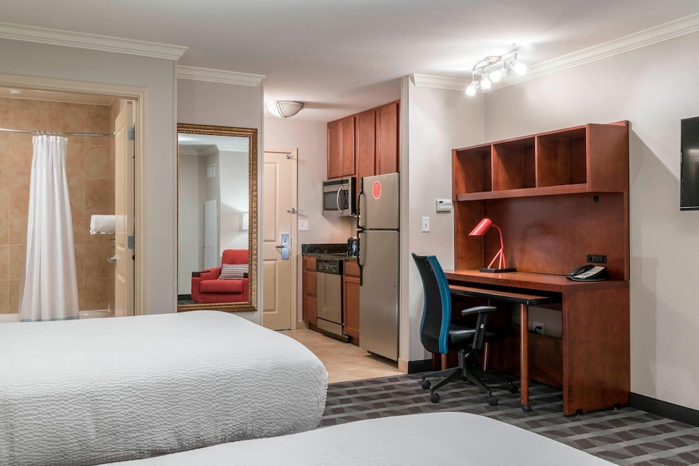 Suite, 2 Double Beds - Photo 2