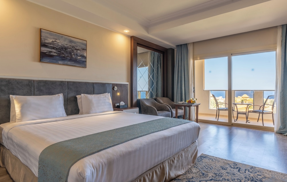 Grand Club Room Sea View - Photo 4