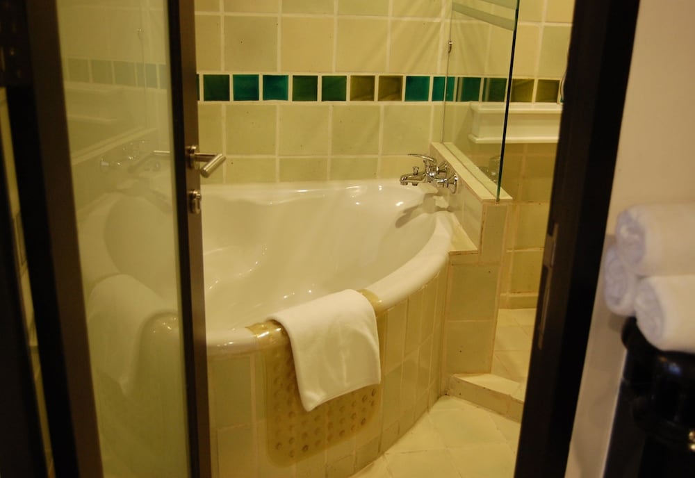 Deluxe Room - Photo 7