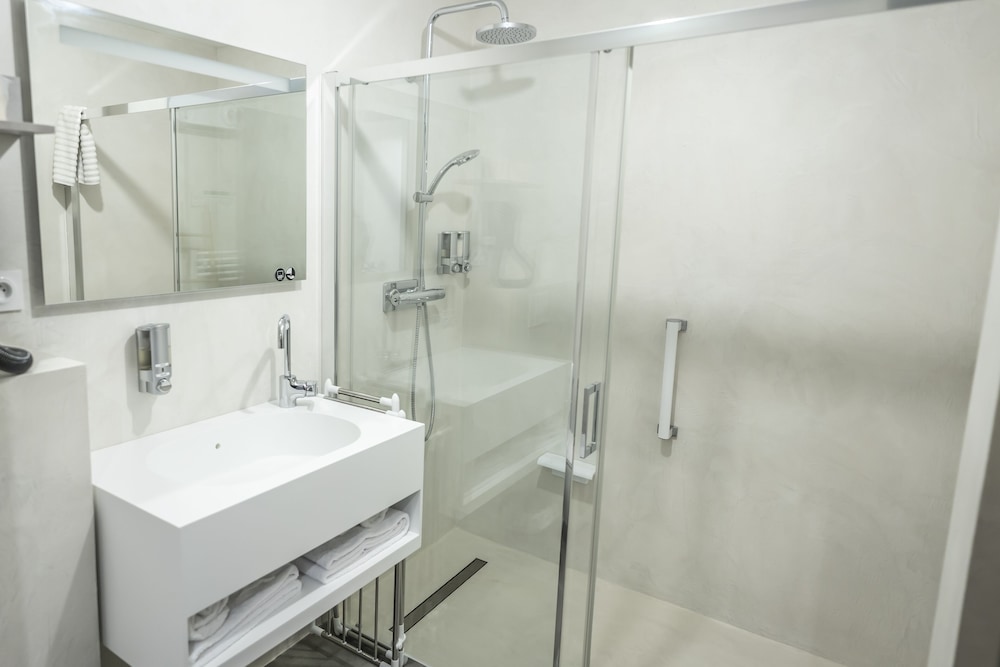 Superior Apartment, 2 Bedrooms, Kitchen, Ground Floor photo 3