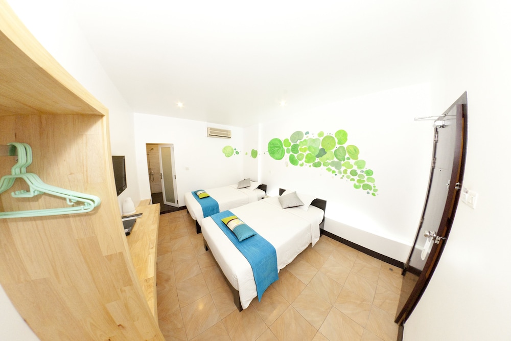 Superior Twin Room, No Windows photo 1