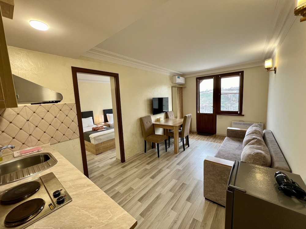 Deluxe Apartment