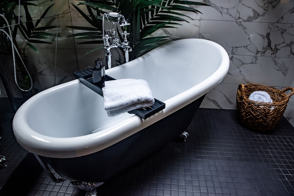 Elite Room - Bath for 2 (Sensational) - Photo 2