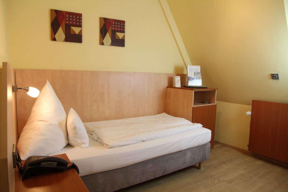 Single Room photo 3