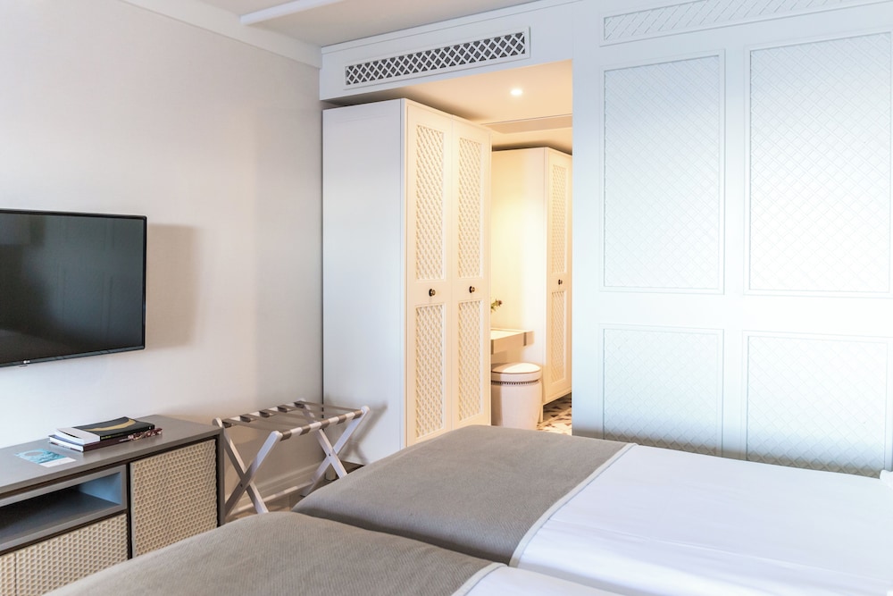 Superior Double/Twin Room Opatija View - Photo 3