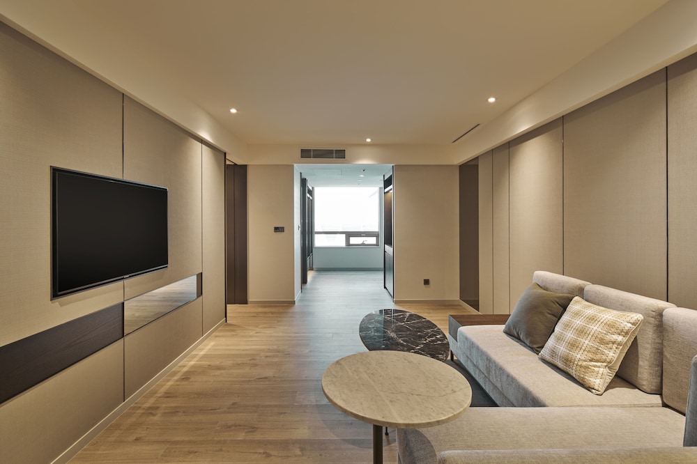 Superior Suite - Photo 1