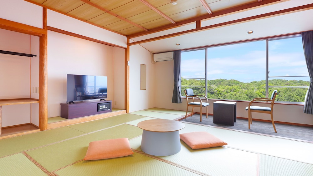 Standard Japanese-Style Room with 10 Tatami Mats (Sea side) - Shared Bathroom - No-Smoking - Photo 1