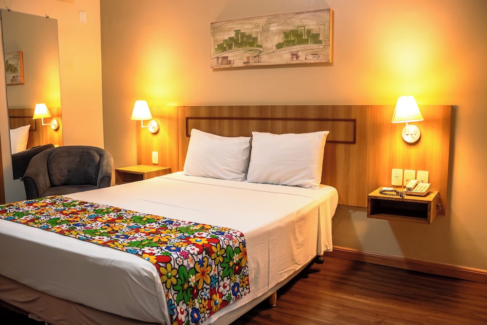 Superior Room, 1 Queen Bed photo 1