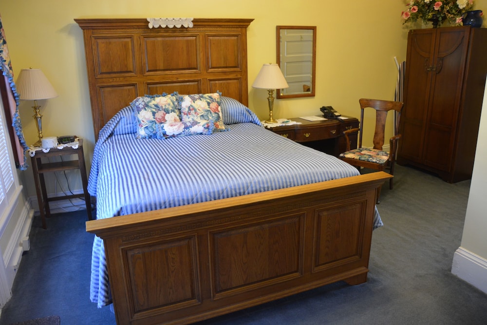 Suite, 1 Queen Bed (PorterSuite w/ Bellevue Balcony)