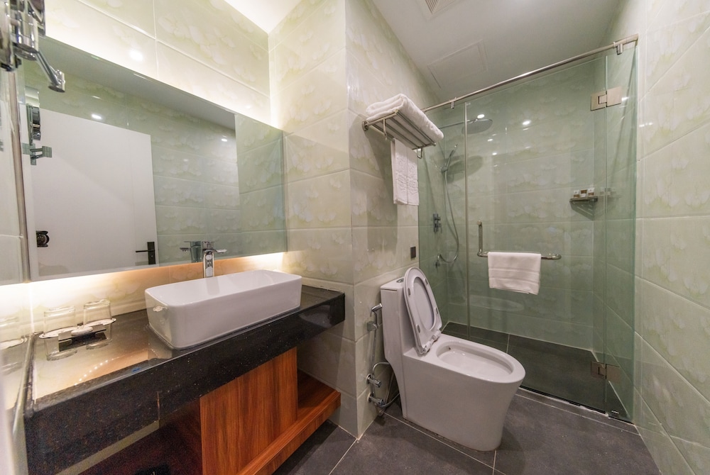 Suite, 1 Bedroom - Photo 4