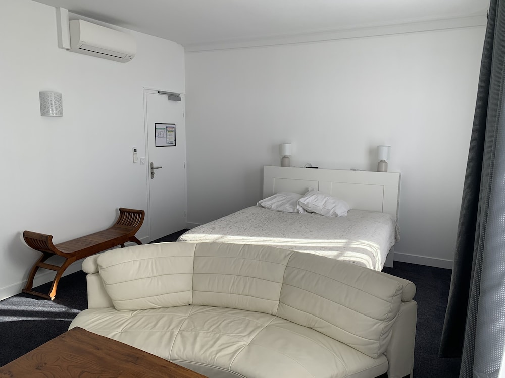Double Room, 1 Double Bed, Pool View photo 2