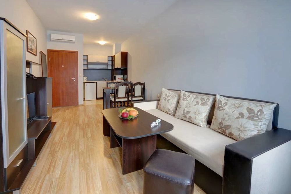 Family Apartment photo 1